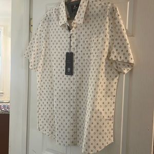 NWT Mens Patterned Button Down Shirt